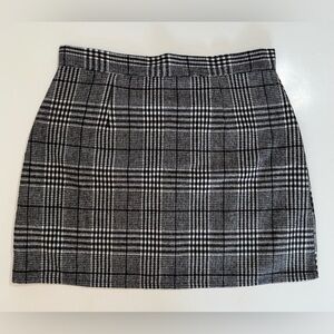 Plaid Mini Skirt Black & White | Size XL